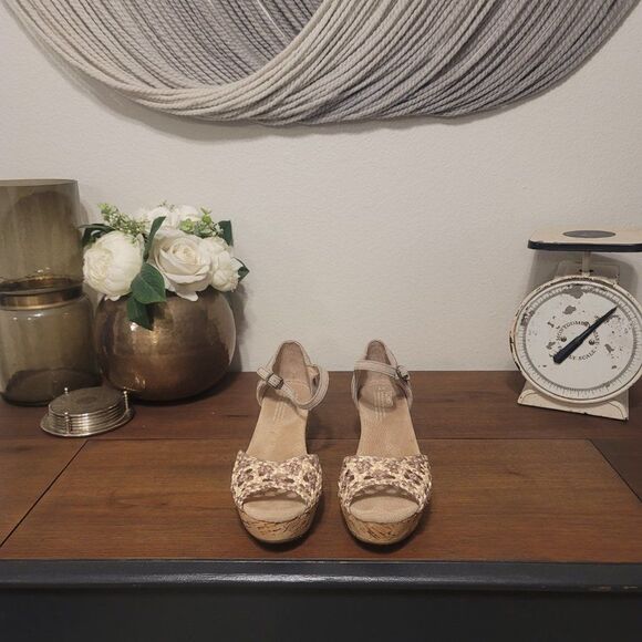 TOMS Stucco Satin Woven Cork Ankle Strap Peep Toe Wedge Sandal Sz 8 - Picture 4 of 9